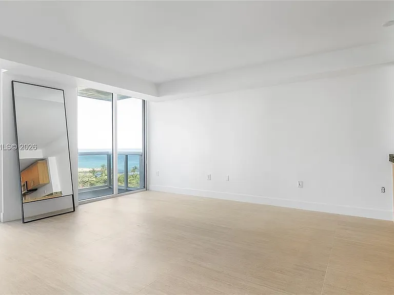 10275 Collins Ave #905 — Photo 6