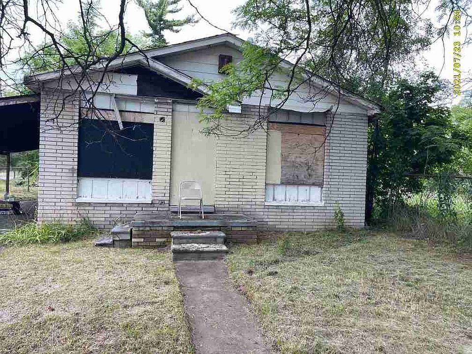 961 E Savannah