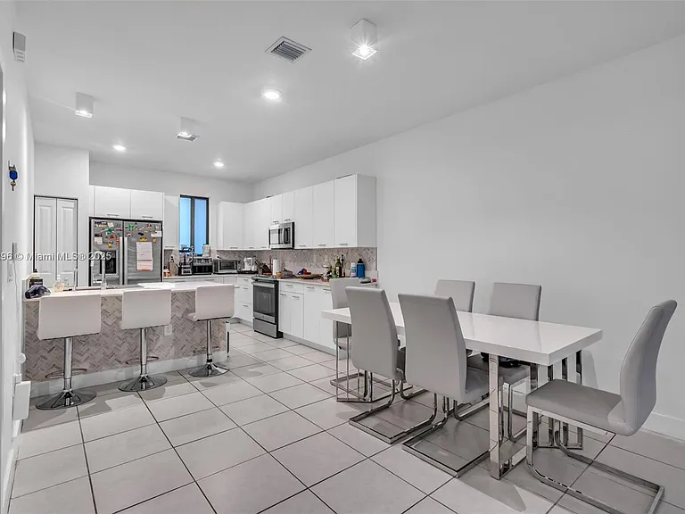 4450 NW 83rd Pkwy — Photo 9