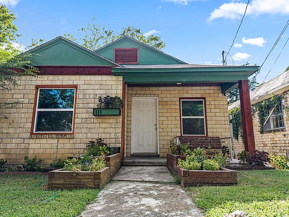 3rd image of 111 Greenway St