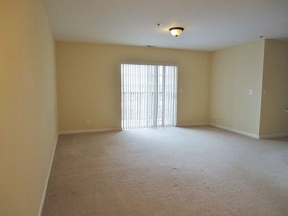 3rd image of 10 N Lake St APT 418