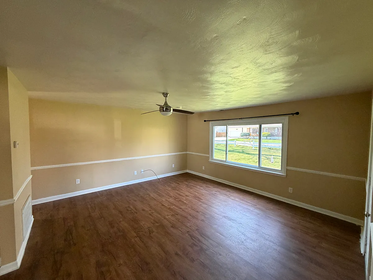 Building Photo - 7840 Forrestway Dr