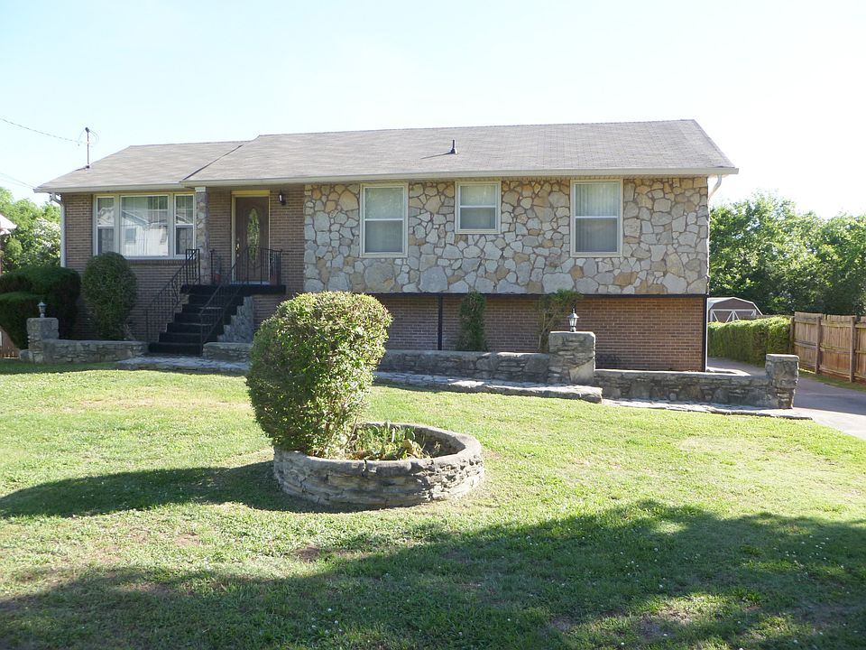 1st image of 2925 Cherry Hills Dr