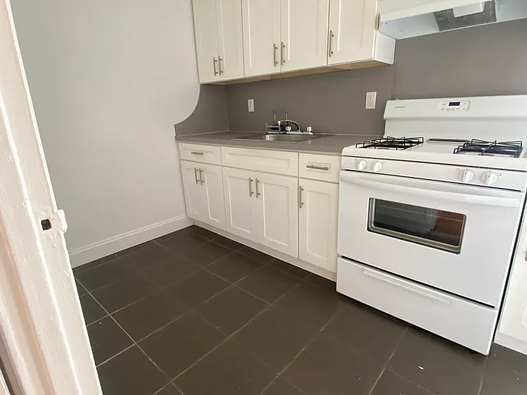 143-40 41st Ave #2G — Photo 3