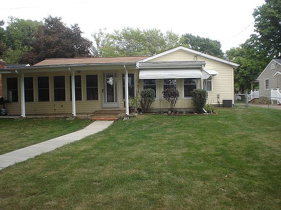 2nd image of 435 Sherwood Dr W