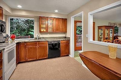 4th image of 8610 169th Ct NE