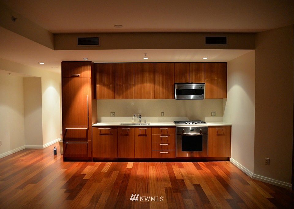 2nd image of 500 106th Avenue NE #2809