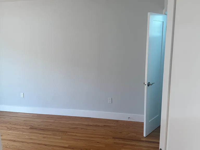 235 Crestmoor Cir — Photo 9