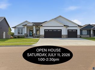 5600 E Daybreak Cir, Sioux Falls, SD 57110
