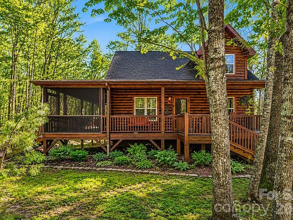 2nd image of 204 Mountain Vista Dr
