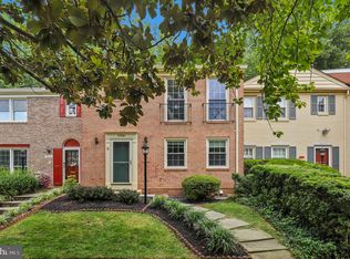 9728 Cardinal Rd, Fairfax, VA 22030