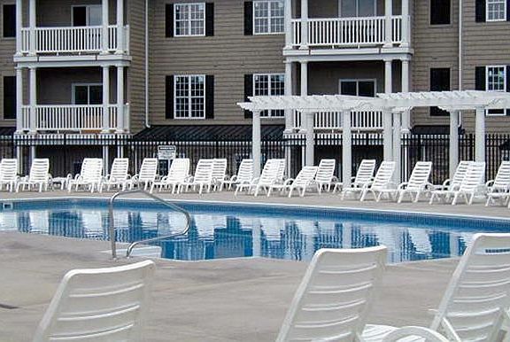 4th image of 2732 Suncrest Vlg Building 2700