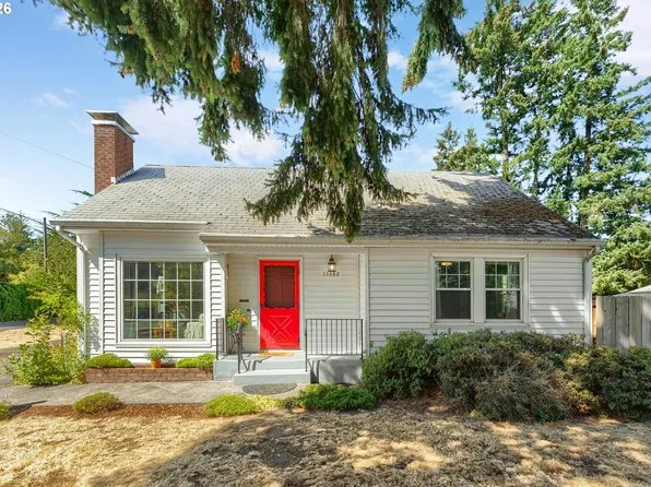 11282 SE Pine Ct, Portland, OR 97216
