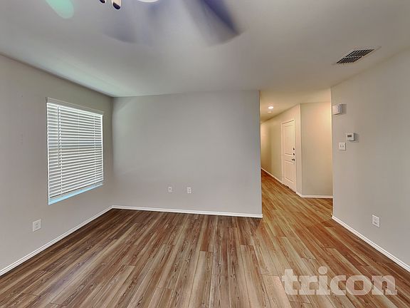 2nd image of 908 Lady Bird St