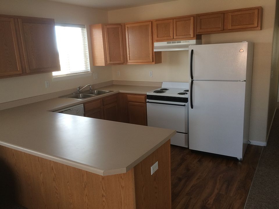 1st image of 920 Symons St