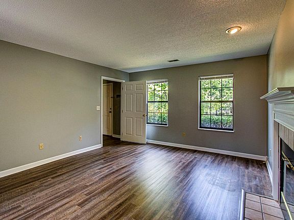 5th image of 209 Buckingham Dr
