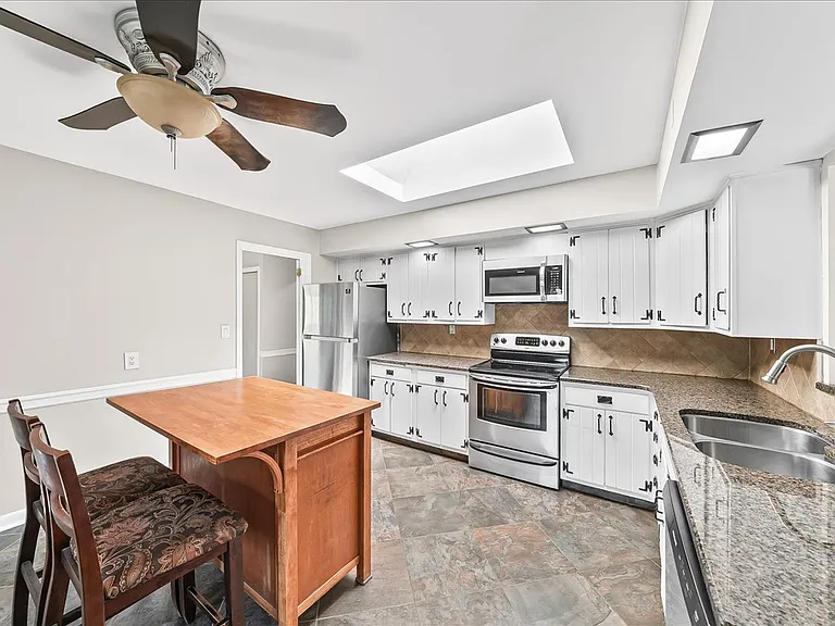 225 Chestnut St — Photo 8