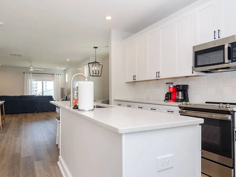 902 2nd St S #2 — Photo 8