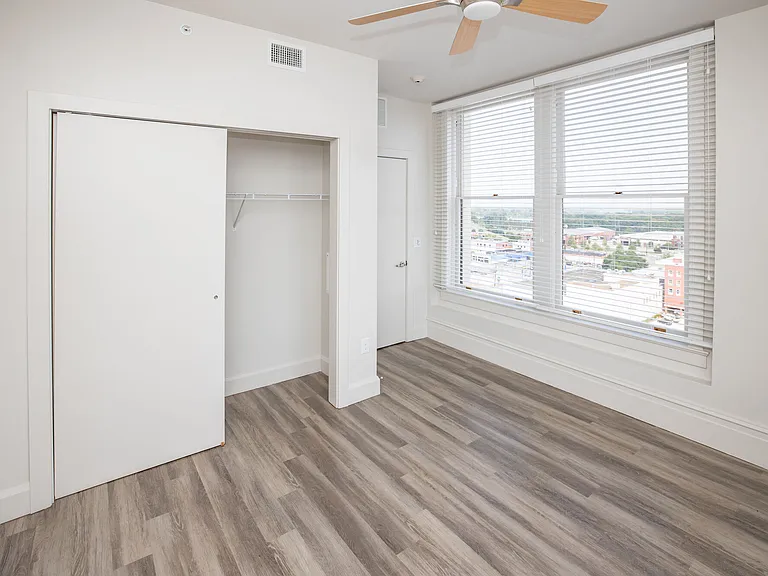 Bell Lofts — Photo 36