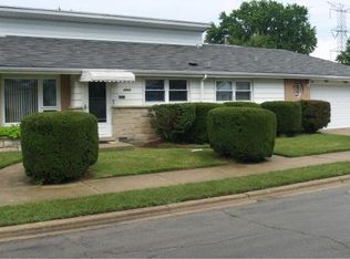5903 Capri Ln, Morton Grove, IL 60053