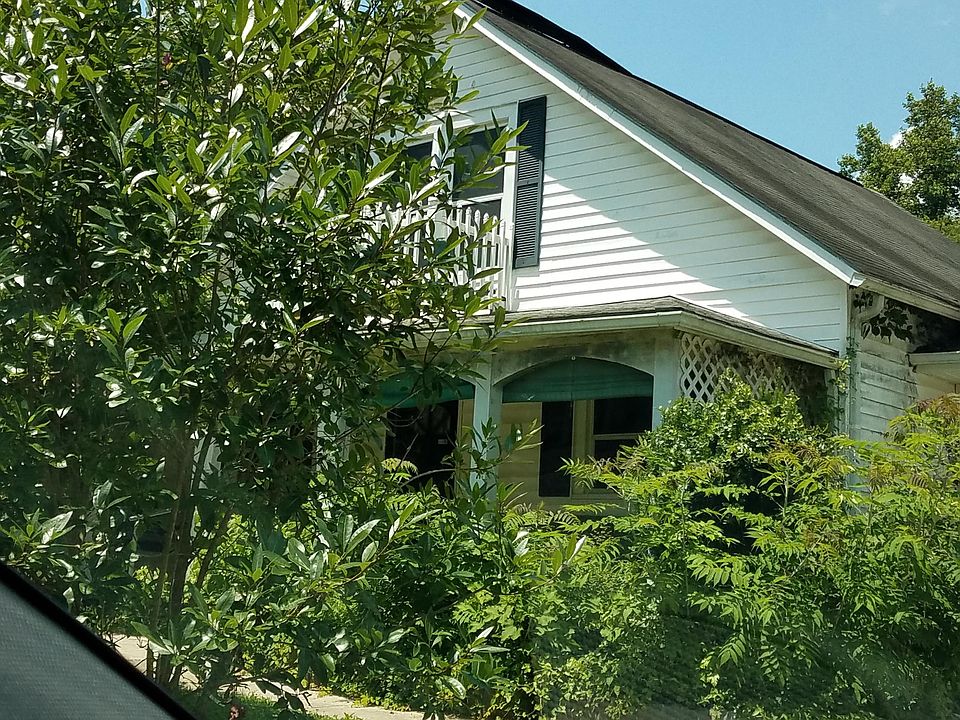 2nd image of 456 Dyllis Rd