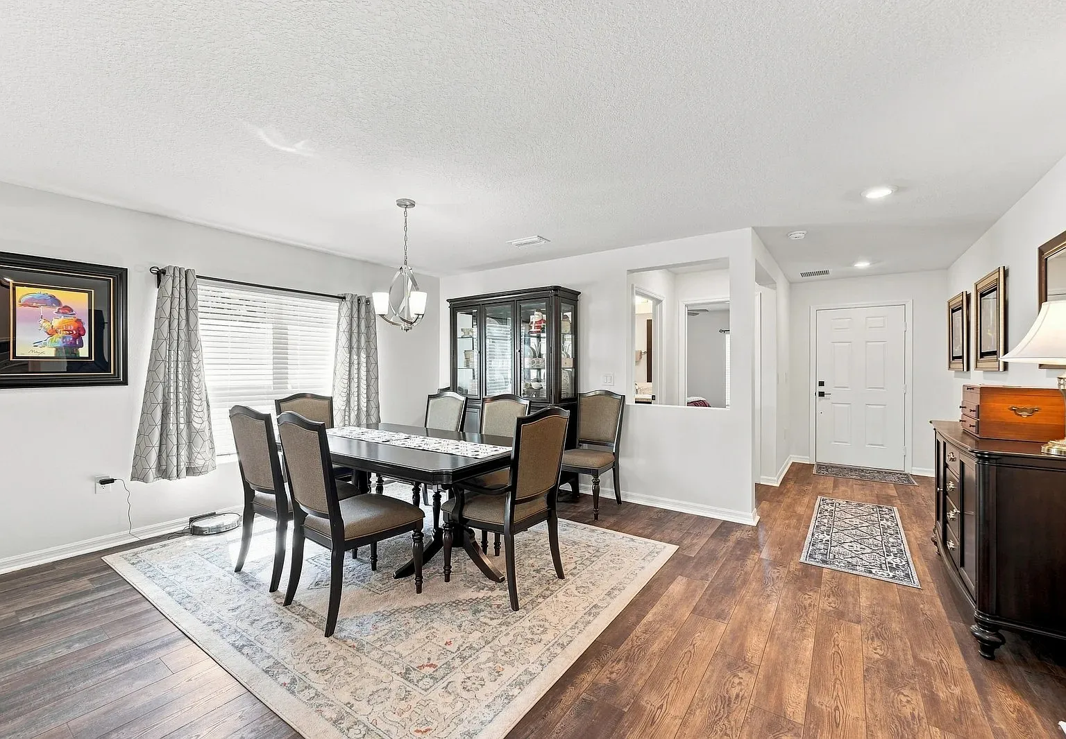 5 bed, 3071 sqft, $3,200 — Photo 4