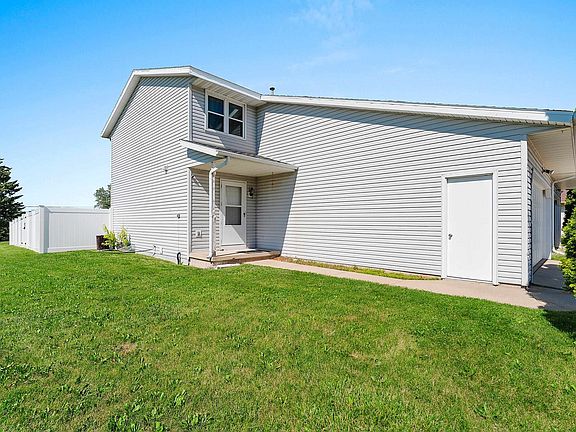 5th image of 2745 Monaco Dr