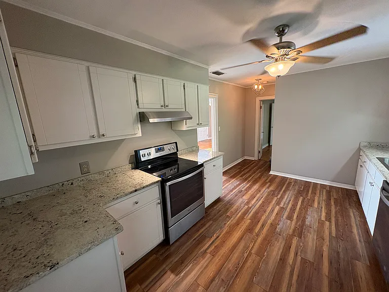 41 E Chadwick Dr — Photo 3