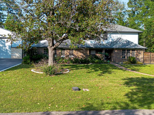218 Beaumont Dr, Magnolia, TX 77354