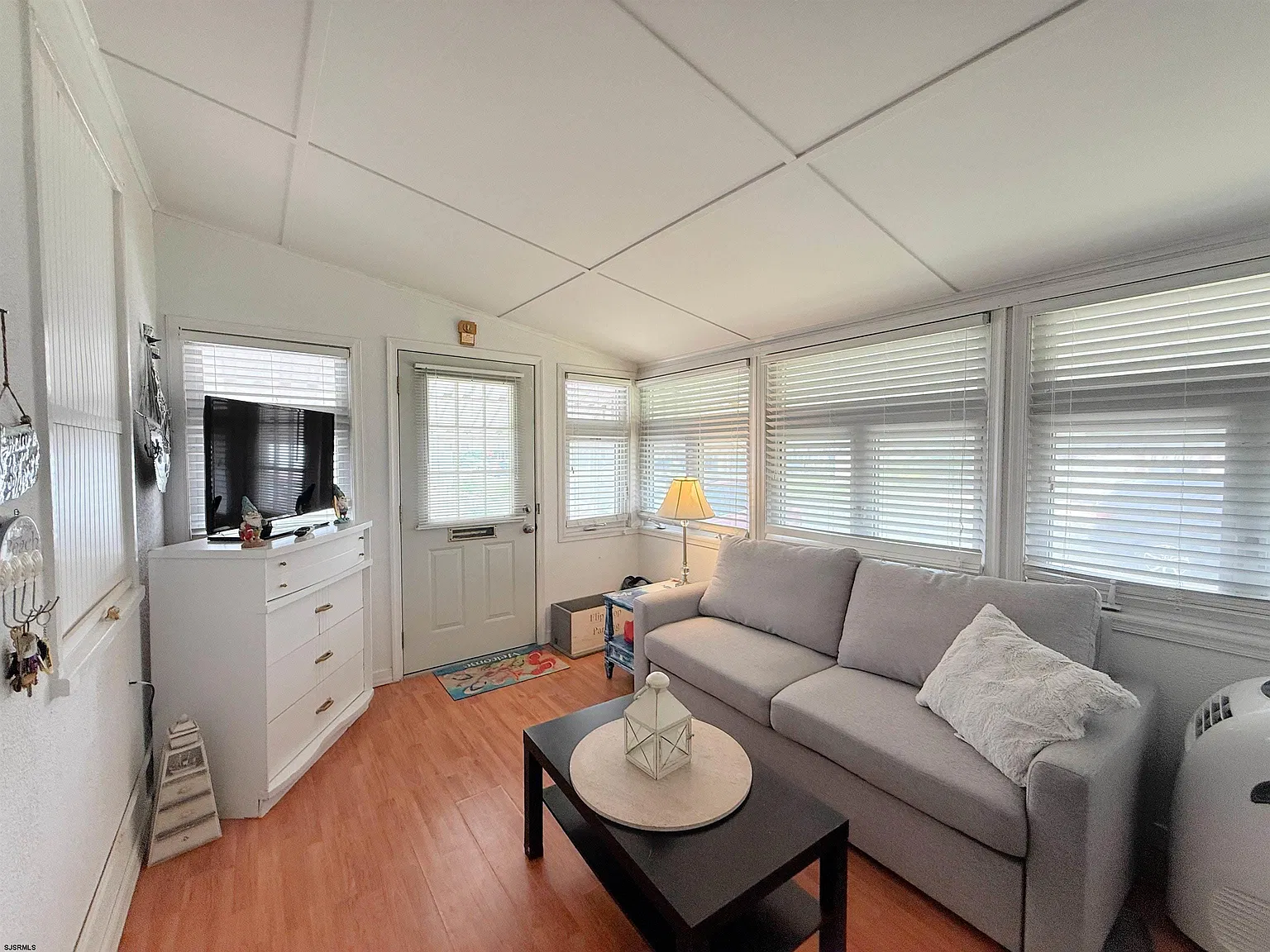 3 bed, 2.0 bath, $8,000 — Photo 4