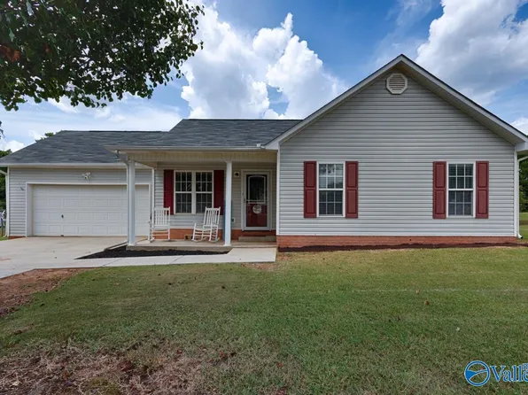 332 Earnhardt Dr, New Market, AL 35761
