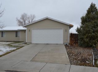 825 Outlook Ct, Cody, WY 82414