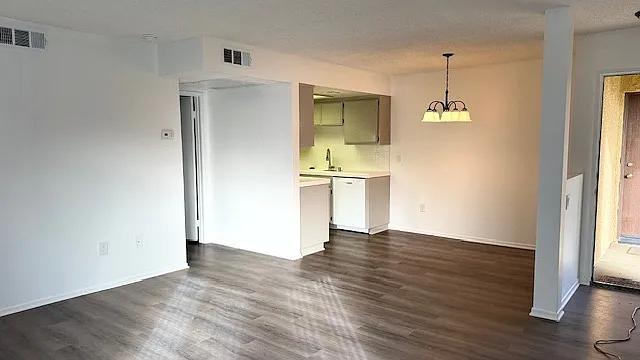 Baywood Apartment Homes — Photo 20