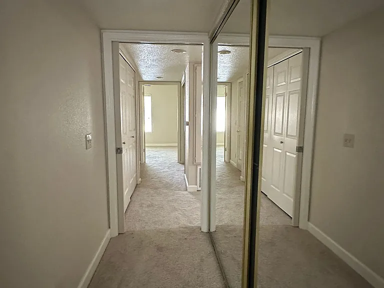 Cardinal Oaks Condominiums — Photo 6