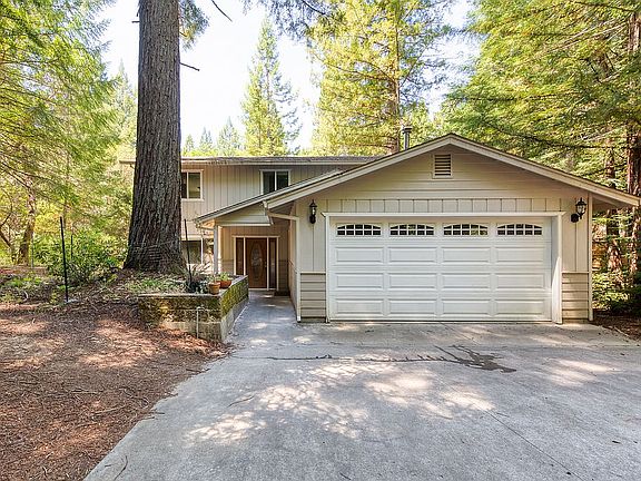 3rd image of 24976 Brooktrails Dr