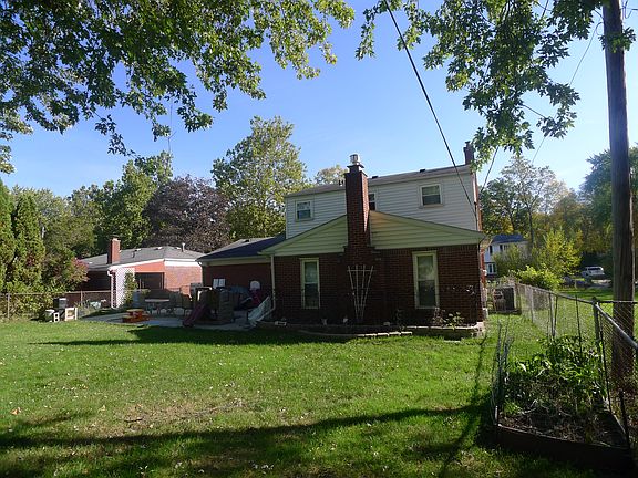 5th image of 23341 Barfield St
