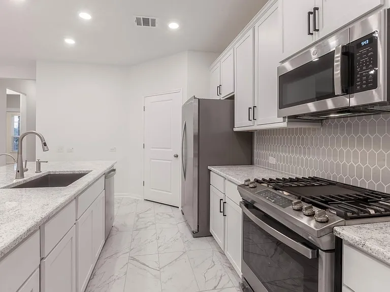 309 Barton Oak Trl — Photo 5