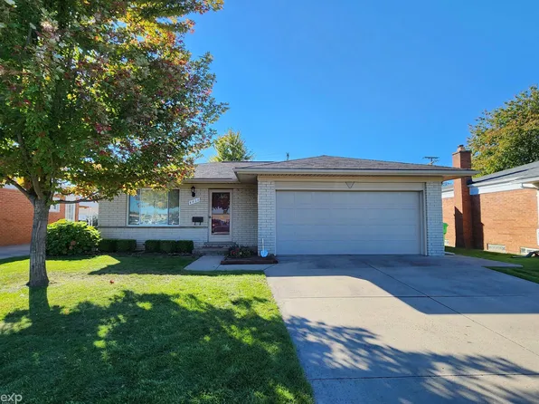 8520 Busch St, Center Line, MI 48015
