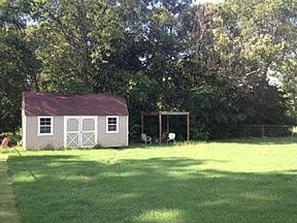 3rd image of 303 W Carolanne Blvd