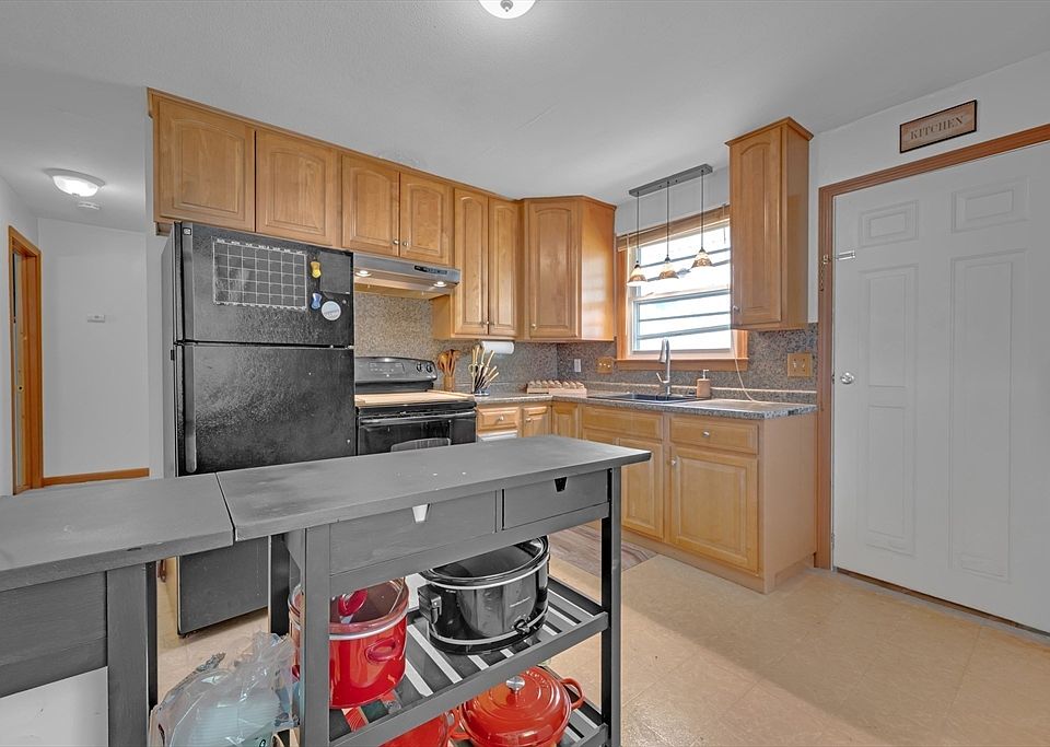 1st image of 746-748 Alden St