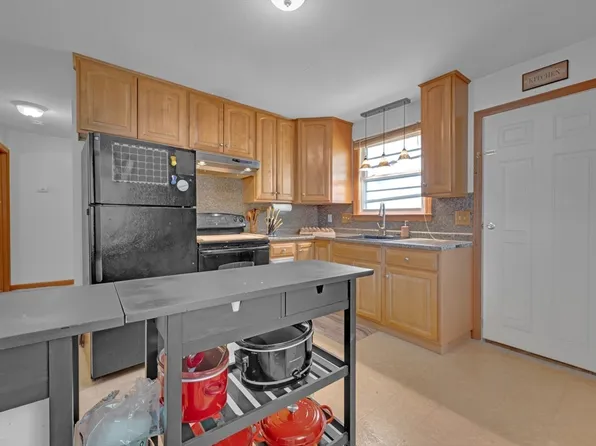 746-748 Alden St, Springfield, MA 01109