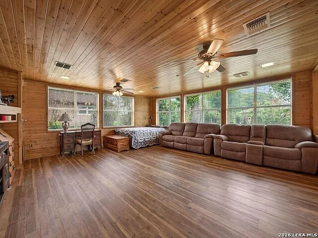 623 Oakland Ave — Photo 18
