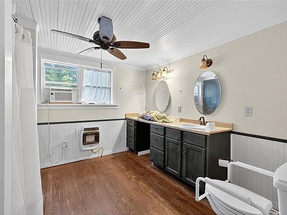 12th image of this home