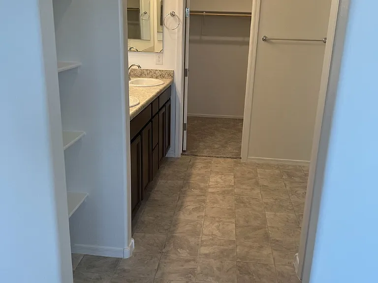 1251 E Jahns Dr — Photo 7