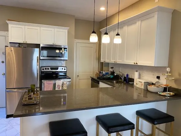 1038 Beacon St APT 100, Brookline, MA 02446