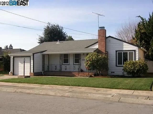 2079 Thomas Ave photo 1