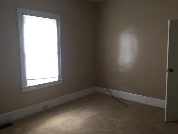 4th image of 216 Gray St
