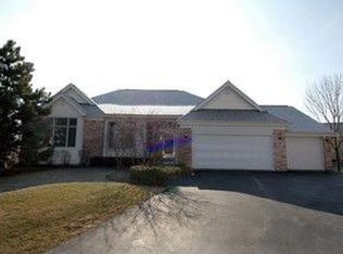 4 Olympic Ct, Lake In The Hills, IL 60156