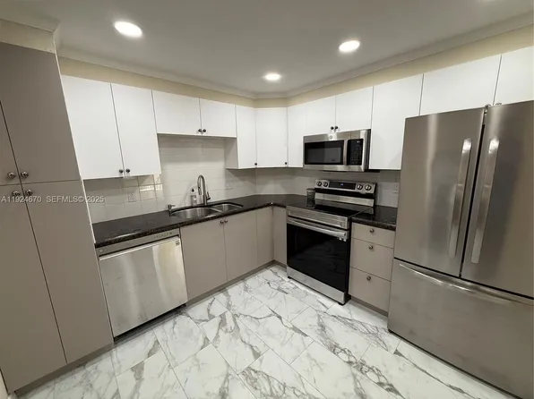 1950 S Ocean Dr, Hallandale, FL