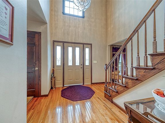 4th image of 3011 Hilltop Dr